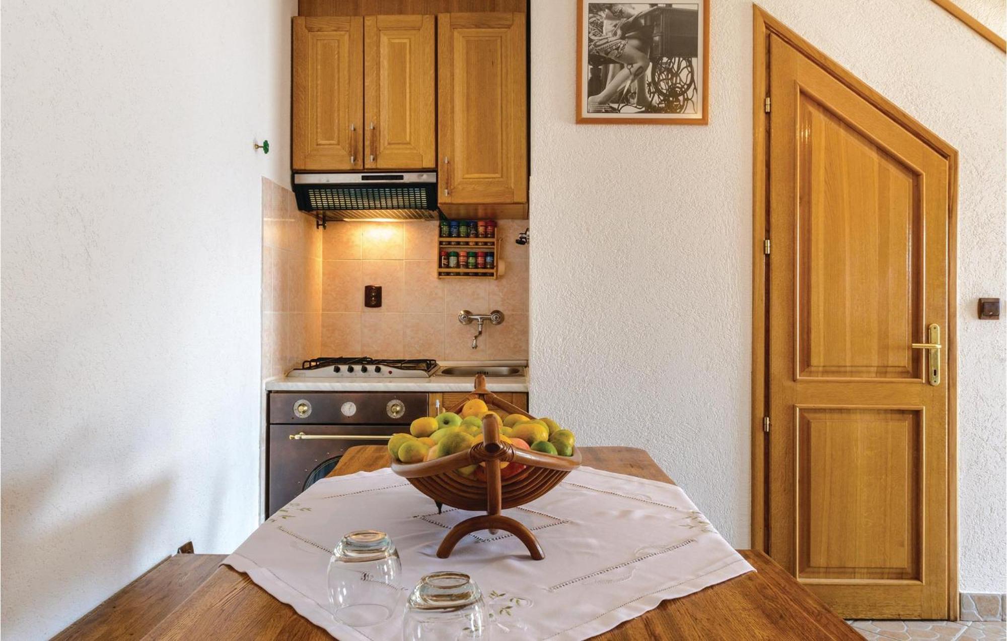 1 Bedroom Gorgeous Home In Slivno Klek Exterior foto